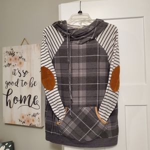 Plaid and striped hooded sweatshirt.size xl